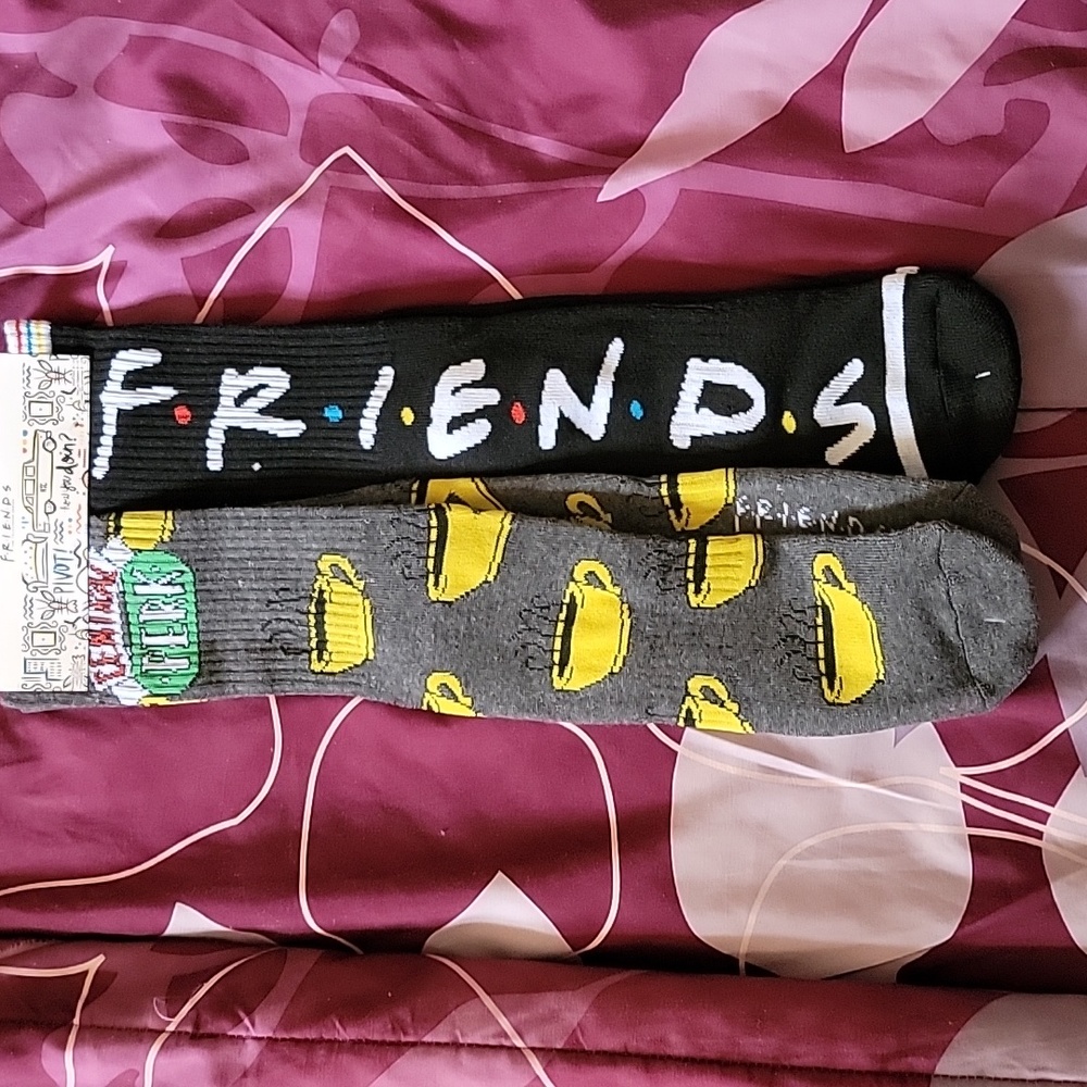 2 pairs of Friends Socks